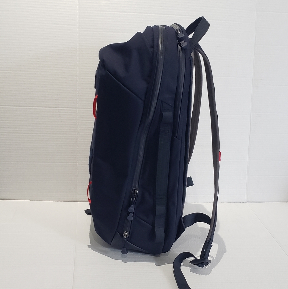 Yeti Crossroads Oracle Red Bull Racing Backpack - Picture 4 of 8